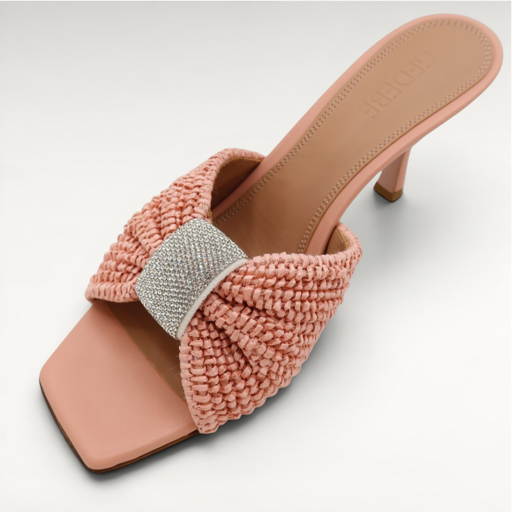 NORA MULE