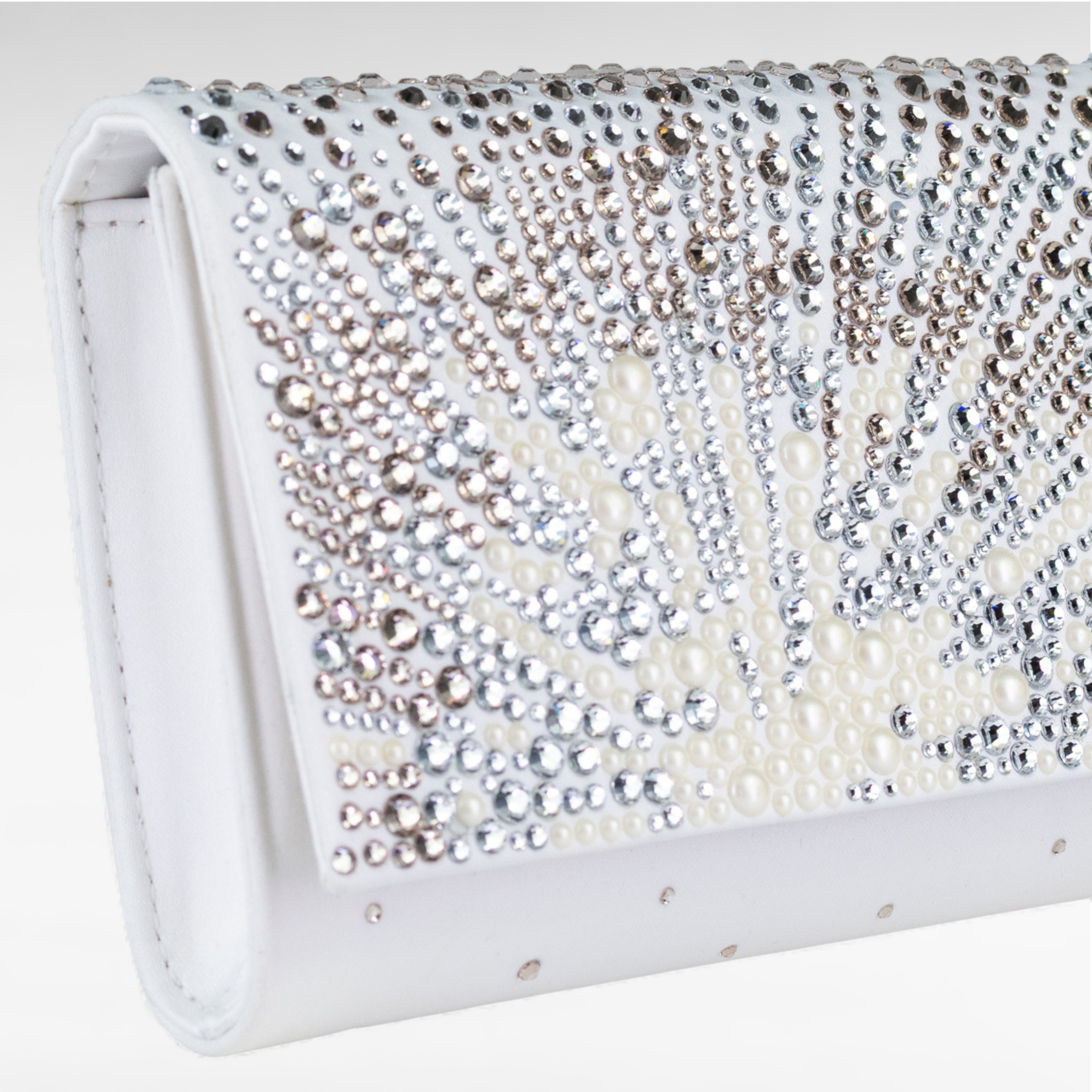 ✧ ENVELOPE MIRAGE: White